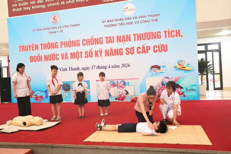 XÃ VĨNH THANH TỔ CHỨC TRUYỀN THÔNG PHÒNG, CHỐNG TAI NẠN THƯƠNG TÍCH, ĐUỐI NƯỚC VÀ KỸ NĂNG SƠ CẤP CỨU- Ảnh 11.