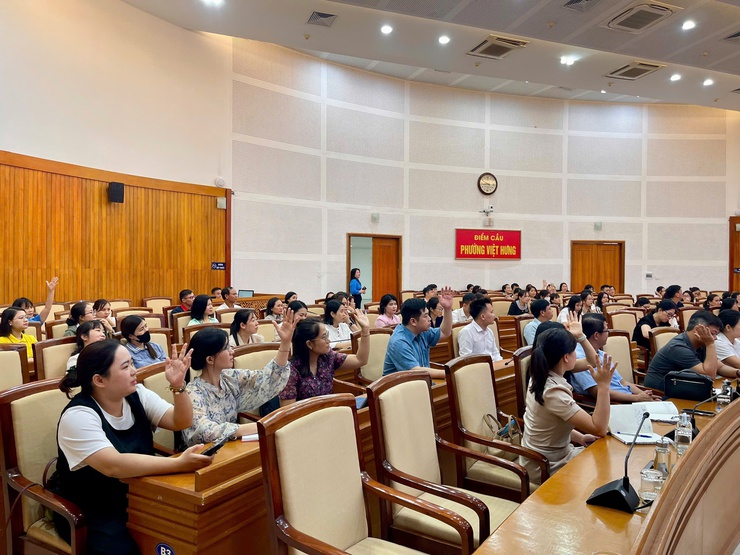 Công đoàn phường Việt Hưng, Phúc Lợi phối hợp tổ chức Hội nghị tập huấn phương pháp, kỹ năng hoạt động công đoàn trong tình hình mới- Ảnh 2.