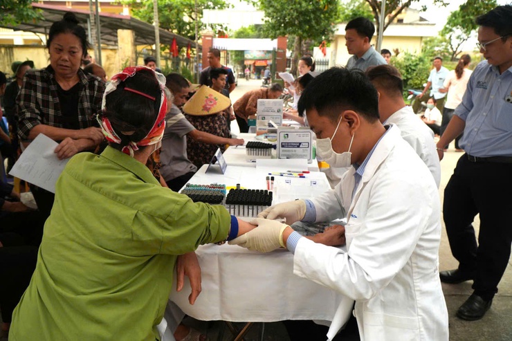 Ứng Thiên tổ chức khám sức khỏe, cấp phát thuốc miễn phí cho người khuyết tật nhân Ngày 18/4- Ảnh 4.