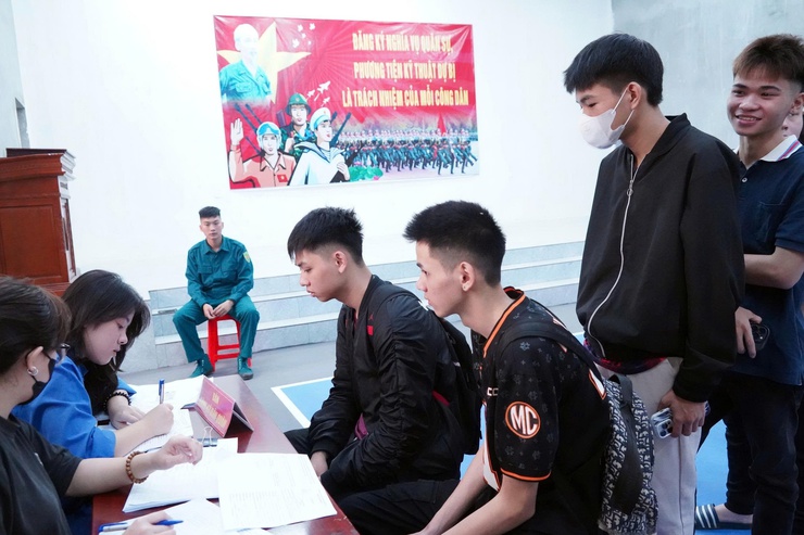 Phường Chương Mỹ thực hiện hiệu quả ngày đầu đăng ký nghĩa vụ quân sự năm 2026- Ảnh 2.