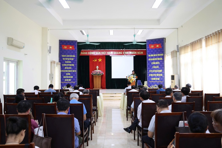 Tháo gỡ 5 điểm nghẽn trên địa bàn phường Kiến Hưng- Ảnh 2.