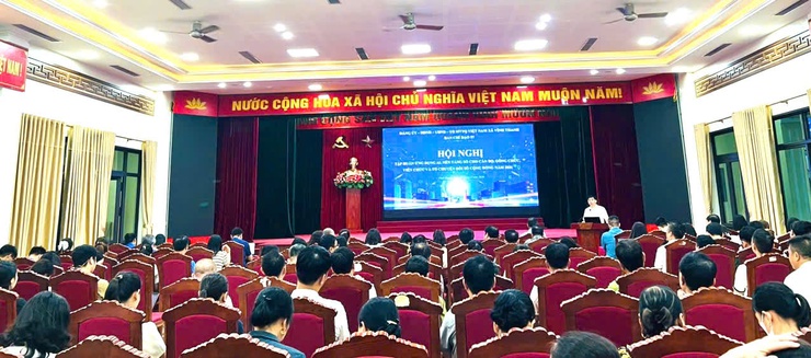 XÃ VĨNH THANH TỔ CHỨC HỘI NGHỊ TẬP HUẤN ỨNG DỤNG AI, NỀN TẢNG SỐ CHO CÁN BỘ VÀ TỔ CHUYỂN ĐỔI SỐ CỘNG ĐỒNG- Ảnh 1.