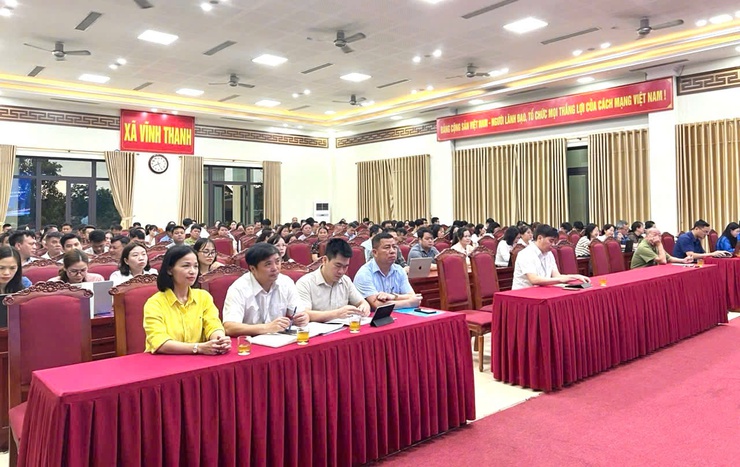 XÃ VĨNH THANH TỔ CHỨC HỘI NGHỊ TẬP HUẤN ỨNG DỤNG AI, NỀN TẢNG SỐ CHO CÁN BỘ VÀ TỔ CHUYỂN ĐỔI SỐ CỘNG ĐỒNG- Ảnh 3.