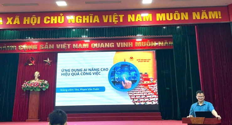 XÃ VĨNH THANH TỔ CHỨC HỘI NGHỊ TẬP HUẤN ỨNG DỤNG AI, NỀN TẢNG SỐ CHO CÁN BỘ VÀ TỔ CHUYỂN ĐỔI SỐ CỘNG ĐỒNG- Ảnh 5.