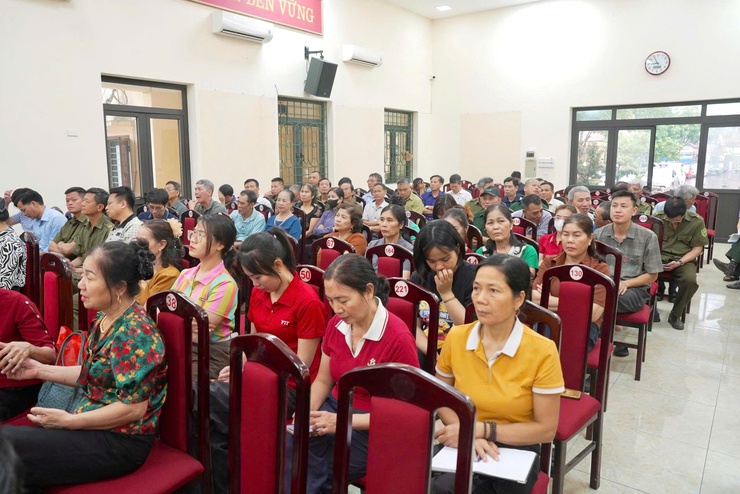 Hội nghị huấn luyện nghiệp vụ PCCC và CNCH cho lực lượng dân phòng PCCC và CNCH, các đồng chí Trưởng thôn, lực lượng ANTT; Đội PCCC và CNCH cơ sở thuộc cơ quan UBND xã Thiên Lộc.- Ảnh 7.