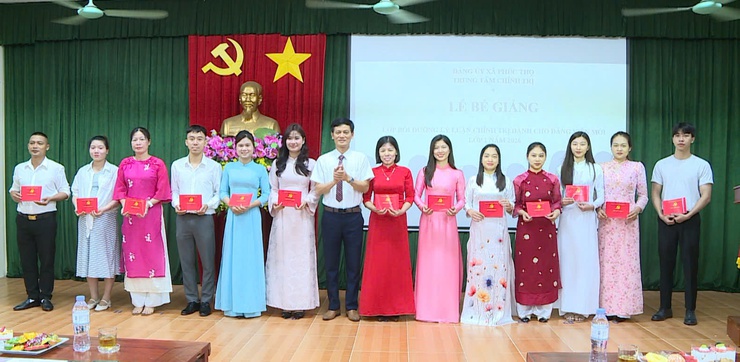 Lễ bế giảng lớp bồi dưỡng lý luận chính trị dành cho đảng viên mới khóa I năm 2026- Ảnh 9.