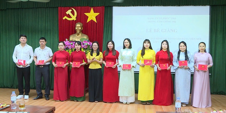 Lễ bế giảng lớp bồi dưỡng lý luận chính trị dành cho đảng viên mới khóa I năm 2026- Ảnh 7.