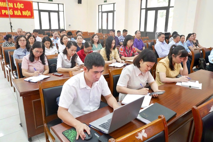 UBND xã Thiên Lộc giao ban Ban Chỉ đạo về phát triển khoa học, công nghệ, đổi mới sáng tạo, chuyển đổi số, cải cách hành chính và Đề án 06: Quyết liệt nâng cao chất lượng phục vụ người dân- Ảnh 8.