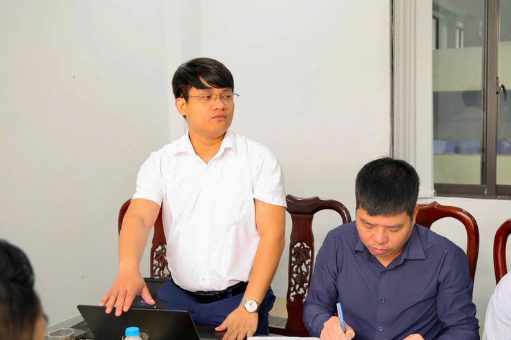 Thường trực Đảng ủy xã Thiên Lộc làm việc với Trung tâm Dịch vụ tổng hợp xã về công tác lãnh đạo, chỉ đạo thực hiện các nhiệm vụ, đánh giá tình hình, kết quả công tác quí I; phương hướng, nhiệm vụ quí II/2026.- Ảnh 9.