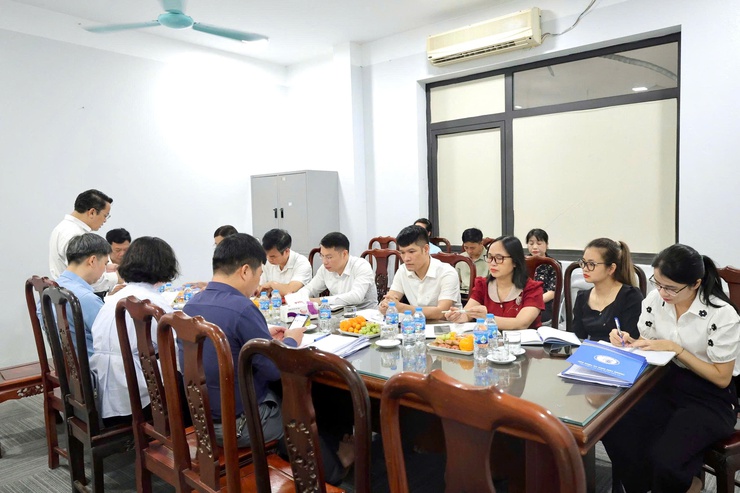 Thường trực Đảng ủy xã Thiên Lộc làm việc với Trung tâm Dịch vụ tổng hợp xã về công tác lãnh đạo, chỉ đạo thực hiện các nhiệm vụ, đánh giá tình hình, kết quả công tác quí I; phương hướng, nhiệm vụ quí II/2026.- Ảnh 4.