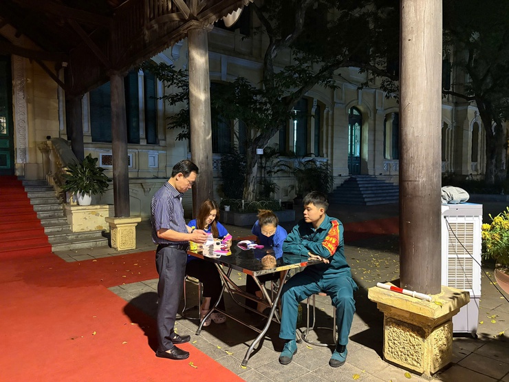 PHƯỜNG CỬA NAM DUY TRÌ TRÔNG GIỮ XE MIỄN PHÍ CUỐI TUẦN- Ảnh 3.