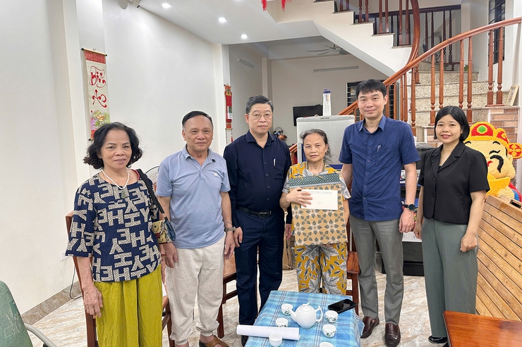 Ấm áp nghĩa tình ngày Người khuyết tật Việt Nam tại phường Thanh Xuân- Ảnh 2.