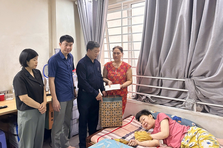 Ấm áp nghĩa tình ngày Người khuyết tật Việt Nam tại phường Thanh Xuân- Ảnh 1.