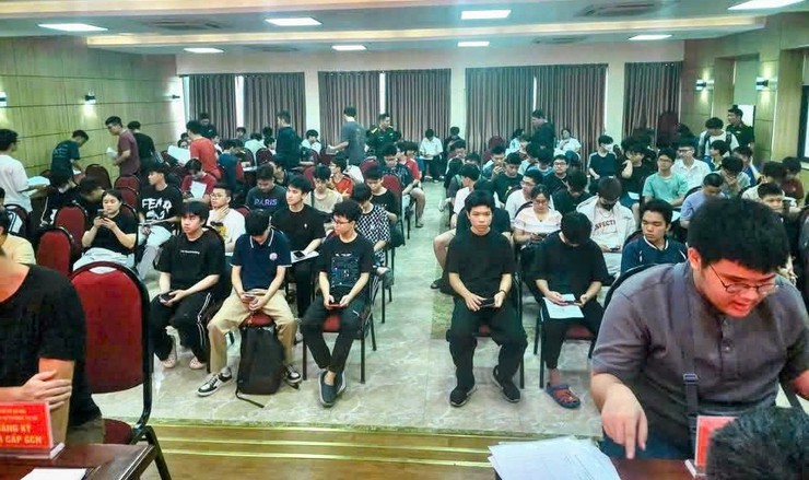 UBND phường Tây Hồ tổ chức đăng ký nghĩa vụ quân sự, quân nhân dự bị, phương tiện kỹ thuật dự bị và dân quân tự vệ năm 2026- Ảnh 2.