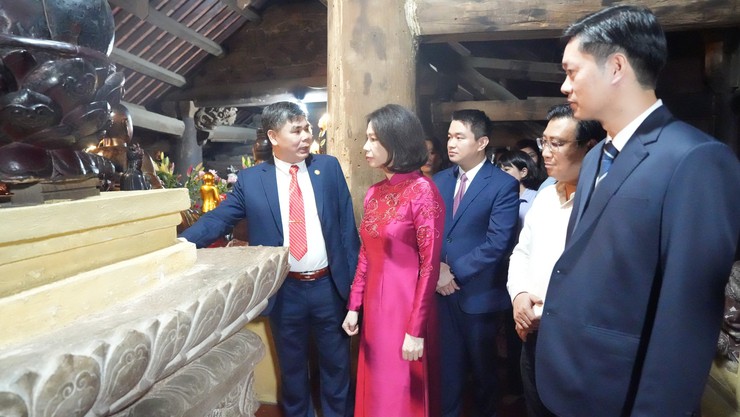 Xã Dương Hoà tổ chức Lễ đón nhận Bằng công nhận Bảo vật Quốc gia Bàn thờ Phật bằng đá tại chùa Hương Trai và chùa Đại Bi - Ảnh 3.