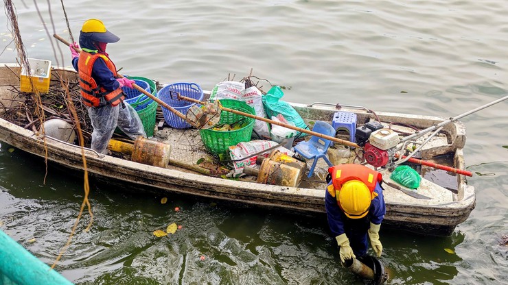 Ra quân ngăn chặn, xử lý vi phạm, đảm bảo vệ sinh môi trường, trật tự, mỹ quan đô thị khu vực hồ Tây- Ảnh 5.
