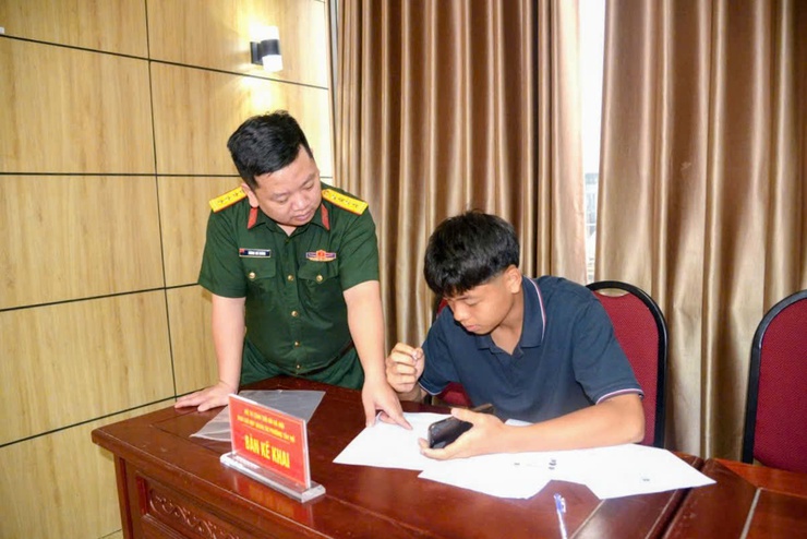 UBND phường Tây Hồ tổ chức đăng ký nghĩa vụ quân sự, quân nhân dự bị, phương tiện kỹ thuật dự bị và dân quân tự vệ năm 2026- Ảnh 7.