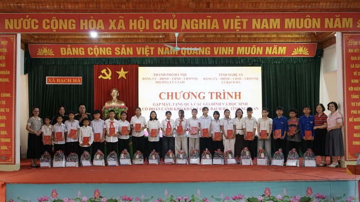 NGHĨA TÌNH CỬA NAM – TIẾP SỨC NHỮNG ƯỚC MƠ TẠI BẠCH HÀ (NGHỆ AN)- Ảnh 5.
