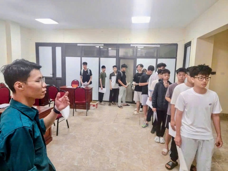 UBND phường Tây Hồ tổ chức đăng ký nghĩa vụ quân sự, quân nhân dự bị, phương tiện kỹ thuật dự bị và dân quân tự vệ năm 2026- Ảnh 8.