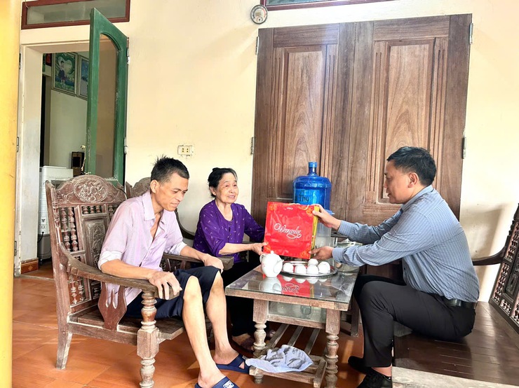 Phúc Lộc: Thăm, tặng quà người khuyết tật đặc biệt có hoàn cảnh khó khăn nhân dịp kỷ niệm 28 năm Ngày Người khuyết tật Việt Nam (18/4/1998 – 18/4/2026)- Ảnh 5.