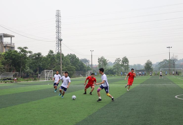 Công an phường Tùng Thiện tổ chức giao lưu bóng đá, pickleball tăng cường đoàn kết- Ảnh 2.
