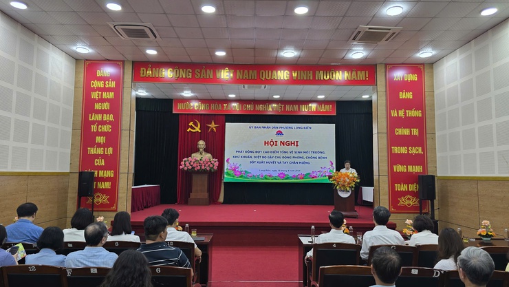 Chung tay vệ sinh môi trường, chủ động phòng chống dịch bệnh- Ảnh 1.