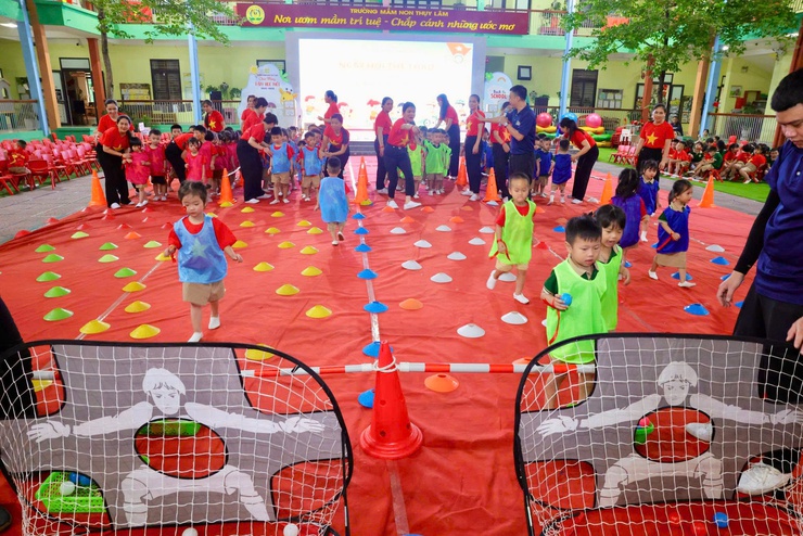 Trường Mầm non Thụy Lâm tưng bừng tổ chức Ngày hội thể thao năm học 2025–2026- Ảnh 8.
