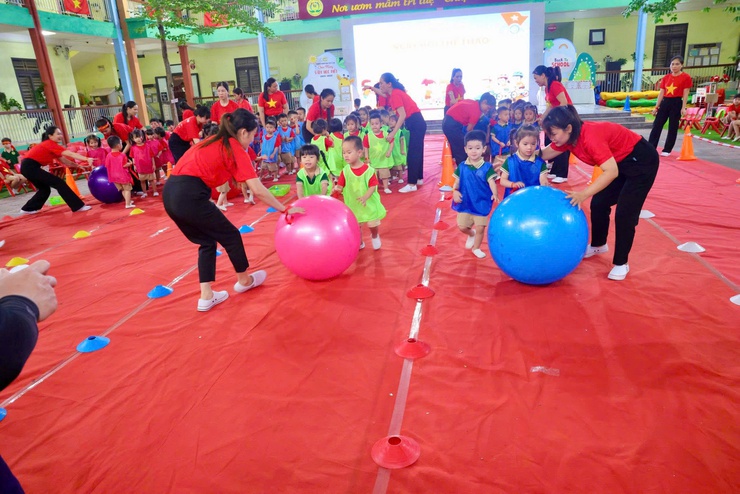 Trường Mầm non Thụy Lâm tưng bừng tổ chức Ngày hội thể thao năm học 2025–2026- Ảnh 12.