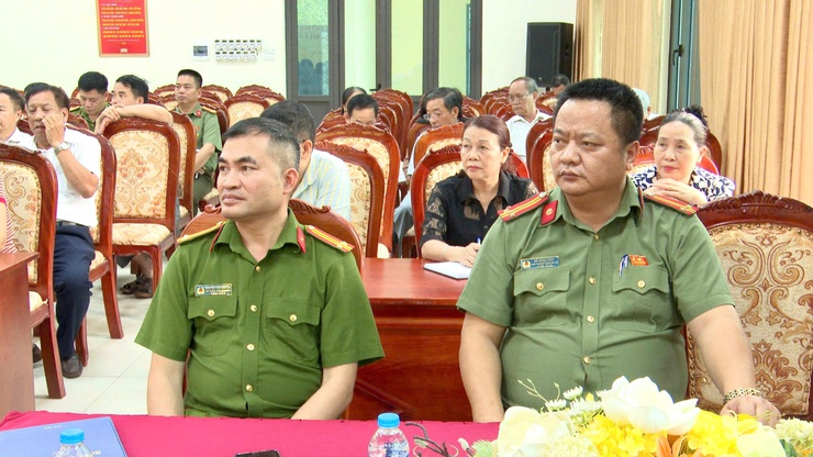 CÔNG AN XÃ THƯ LÂM TỔ CHỨC CHƯƠNG TRÌNH “MẸ ĐỠ ĐẦU” VÀ PHONG TRÀO “CHẮP CÁNH ƯỚC MƠ”.- Ảnh 3.