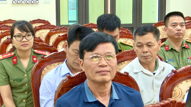 CÔNG AN XÃ THƯ LÂM TỔ CHỨC CHƯƠNG TRÌNH “MẸ ĐỠ ĐẦU” VÀ PHONG TRÀO “CHẮP CÁNH ƯỚC MƠ”.- Ảnh 12.