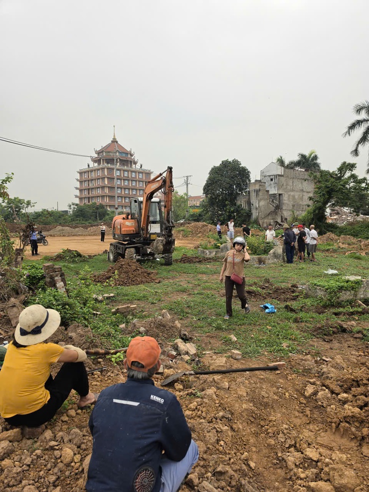 Thôn Hải Bối đẩy nhanh di chuyển mộ phục vụ giải phóng mặt bằng Dự án Thành phố Thông minh- Ảnh 1.