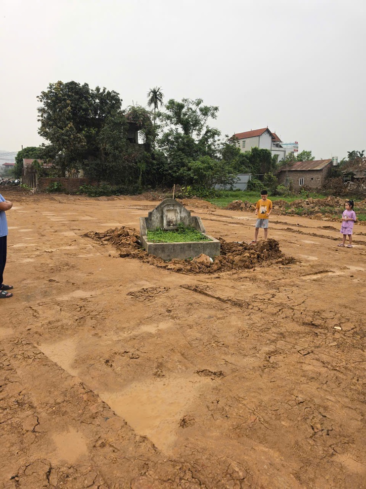Thôn Hải Bối đẩy nhanh di chuyển mộ phục vụ giải phóng mặt bằng Dự án Thành phố Thông minh- Ảnh 4.