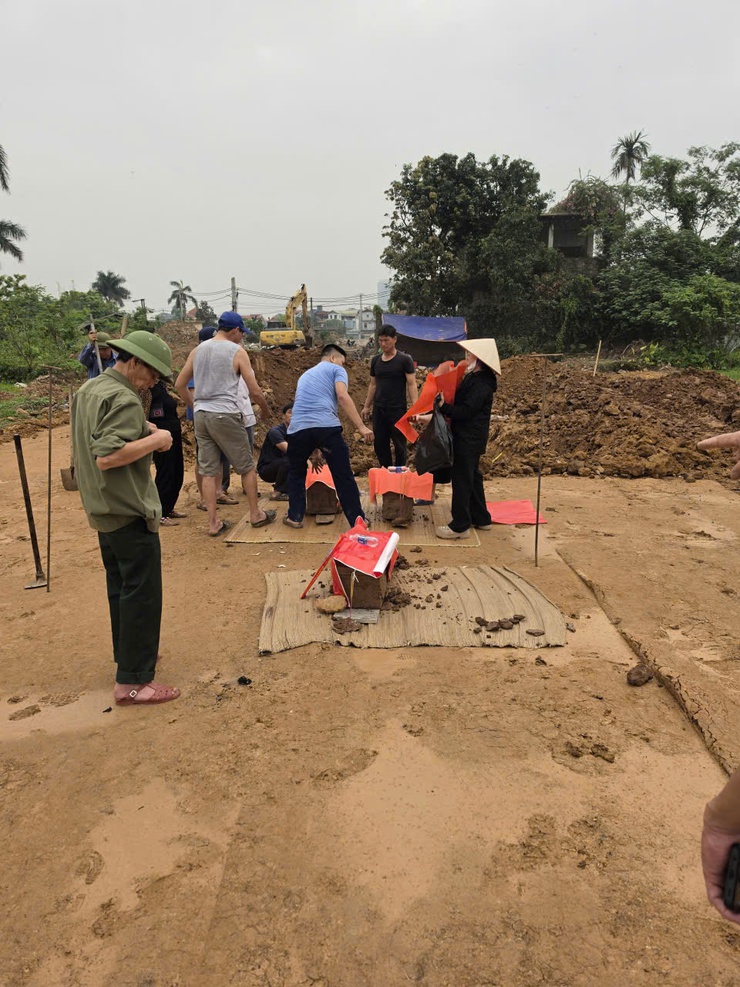 Thôn Hải Bối đẩy nhanh di chuyển mộ phục vụ giải phóng mặt bằng Dự án Thành phố Thông minh- Ảnh 6.