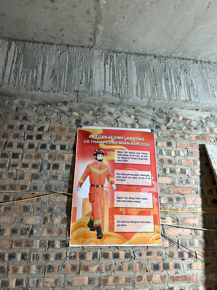 PHƯỜNG CỬA NAM: ĐẨY MẠNH TUYÊN TRUYỀN, BẢO ĐẢM AN TOÀN LAO ĐỘNG TẠI CÁC CÔNG TRÌNH XÂY DỰNG- Ảnh 6.