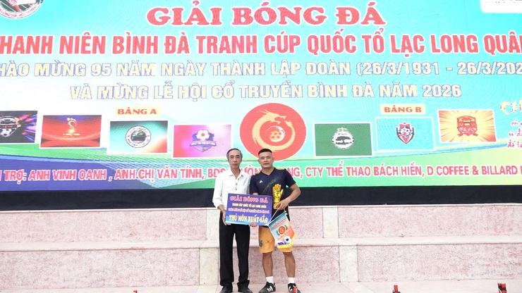 Bế mạc Giải bóng đá thanh niên Bình Đà chào mừng kỷ niệm 95 năm ngày thành lập đoàn TNCS Hồ Chí Minh, mừng lễ hội cổ truyền làng Bình Đà năm 2026 - Ảnh 8.