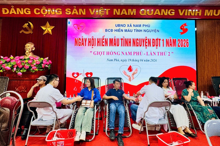 "Giọt hồng Nam Phù" 2026: Hiến giọt máu đào - thắp sáng hy vọng- Ảnh 4.