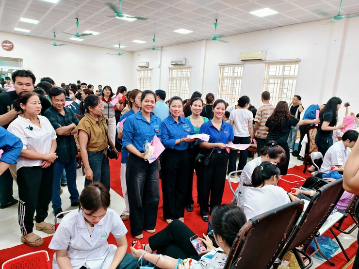 "Giọt hồng Nam Phù" 2026: Hiến giọt máu đào - thắp sáng hy vọng- Ảnh 10.