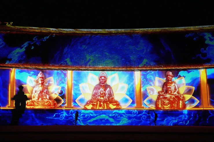 Chùa Thầy đêm 3D Mapping – đẹp “mê ly”, người xem đông chưa từng có ước tính có hơn 20.000 lượt đại biểu, nhân dân và du khách đã trực tiếp thưởng thức chương trình- Ảnh 20.