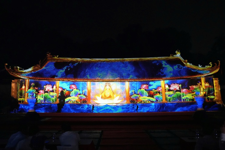 Chùa Thầy đêm 3D Mapping – đẹp “mê ly”, người xem đông chưa từng có ước tính có hơn 20.000 lượt đại biểu, nhân dân và du khách đã trực tiếp thưởng thức chương trình- Ảnh 22.