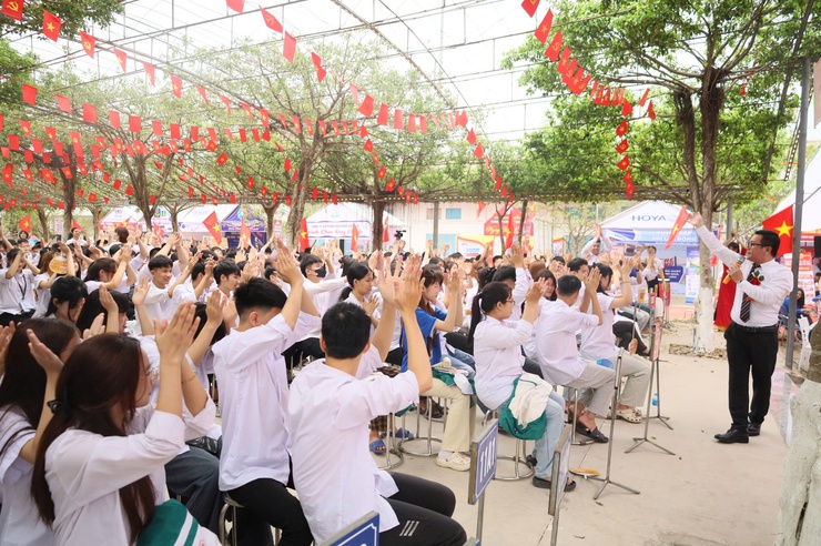 Trường THPT Lương Thế Vinh – Ba Vì tổ chức "Ngày hội STEM - Định hướng nghề nghiệp năm học 2025–2026"- Ảnh 4.