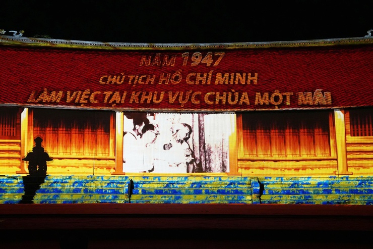 Chùa Thầy đêm 3D Mapping – đẹp “mê ly”, người xem đông chưa từng có ước tính có hơn 20.000 lượt đại biểu, nhân dân và du khách đã trực tiếp thưởng thức chương trình- Ảnh 24.