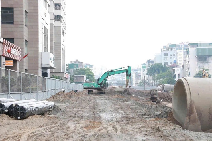 ĐỒNG CHÍ BÍ THƯ THÀNH ỦY HÀ NỘI KIỂM TRA THỰC ĐỊA DỰ ÁN ĐƯỜNG VÀNH ĐAI 2.5 QUA ĐỊA BÀN PHƯỜNG CẦU GIẤY- Ảnh 3.