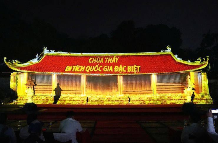 Chùa Thầy đêm 3D Mapping – đẹp “mê ly”, người xem đông chưa từng có ước tính có hơn 20.000 lượt đại biểu, nhân dân và du khách đã trực tiếp thưởng thức chương trình- Ảnh 25.