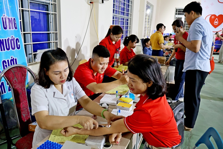 Lan tỏa tinh thần nhân ái qua Ngày hội hiến máu tình nguyện xã Đoài Phương năm 2026- Ảnh 1.