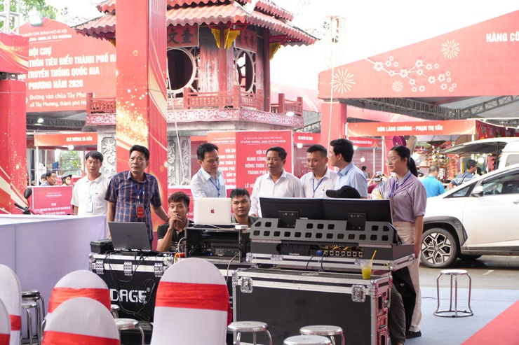 TỔNG DUYỆT CHƯƠNG TRÌNH LỄ KHAI HỘI TRUYỀN THỐNG QUỐC GIA CHÙA TÂY PHƯƠNG NĂM 2026- Ảnh 3.