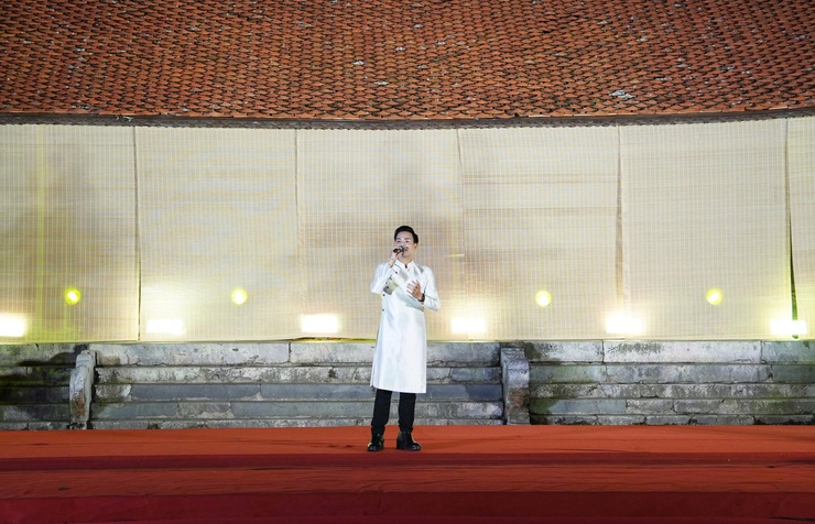 Chùa Thầy đêm 3D Mapping – đẹp “mê ly”, người xem đông chưa từng có ước tính có hơn 20.000 lượt đại biểu, nhân dân và du khách đã trực tiếp thưởng thức chương trình- Ảnh 36.