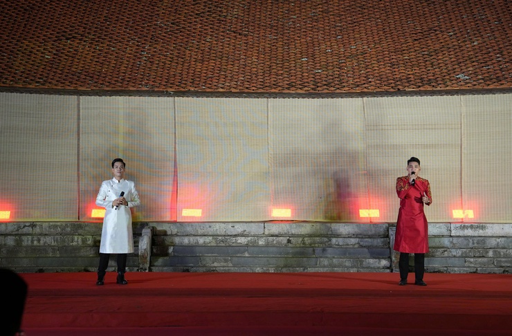 Chùa Thầy đêm 3D Mapping – đẹp “mê ly”, người xem đông chưa từng có ước tính có hơn 20.000 lượt đại biểu, nhân dân và du khách đã trực tiếp thưởng thức chương trình- Ảnh 37.