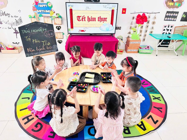 Rộn ràng hoạt động trải nghiệm Tết Hàn thực tại các trường mầm non- Ảnh 4.