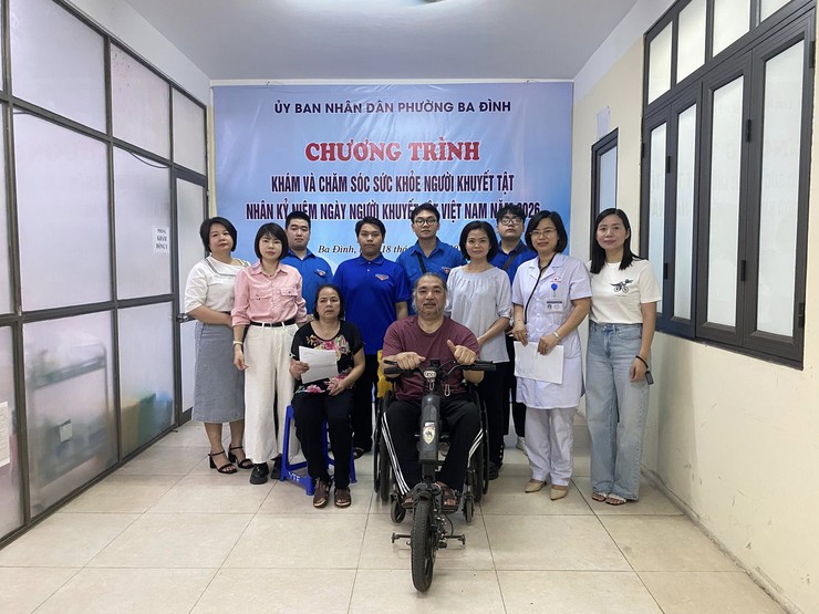 Phường Ba Đình đẩy mạnh chuyển đổi tiếp cận, nâng cao chất lượng chăm sóc và hòa nhập cho người khuyết tật- Ảnh 3.