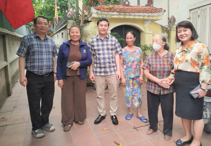 LÃNH ĐẠO PHƯỜNG CẦU GIẤY KIỂM TRA CÔNG TÁC GIẢI PHÓNG MẶT BẰNG DỰ ÁN ĐƯỜNG VÀNH ĐAI 2.5; TĂNG CƯỜNG VẬN ĐỘNG, TẠO SỰ ĐỒNG THUẬN TRONG NHÂN DÂN- Ảnh 7.